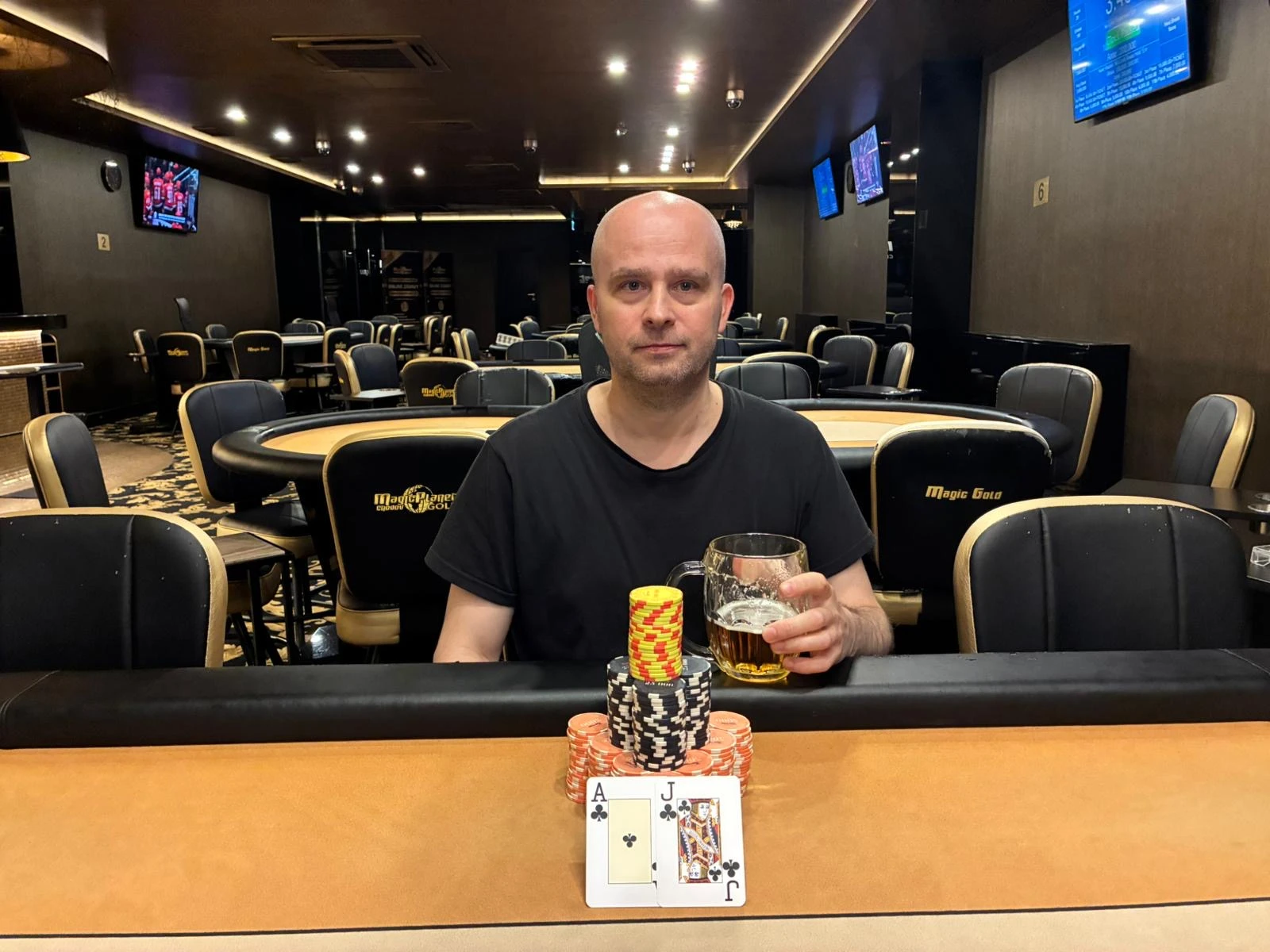Ludovit Schmidt triumphiert beim Friday Madness!